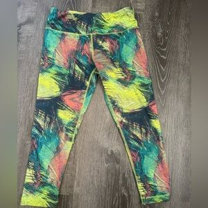Reversible colorful leggings.. size medium fit